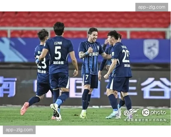 深圳新鹏城主场5-2大胜武汉三镇，进攻端火力全开